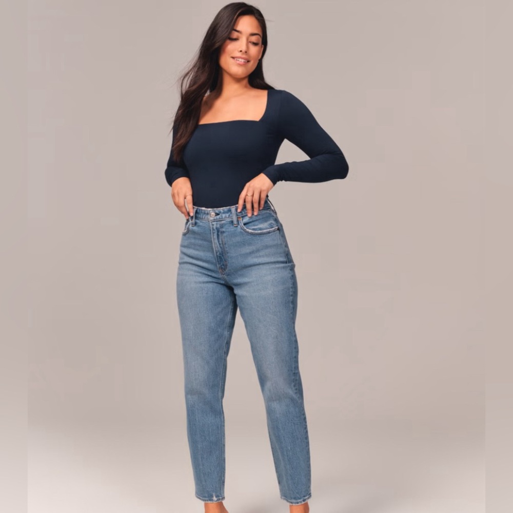 Abercrombie & Fitch The Mom High Rise Jean